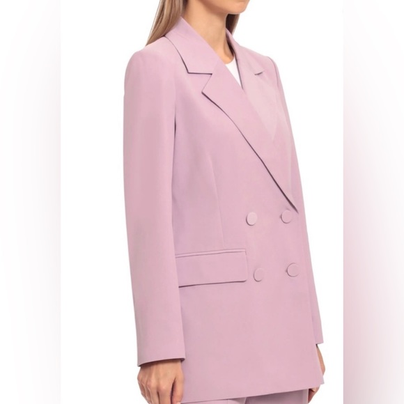 Double-Breasted Notch Lapel
Long Blazer - Picture 3 of 7